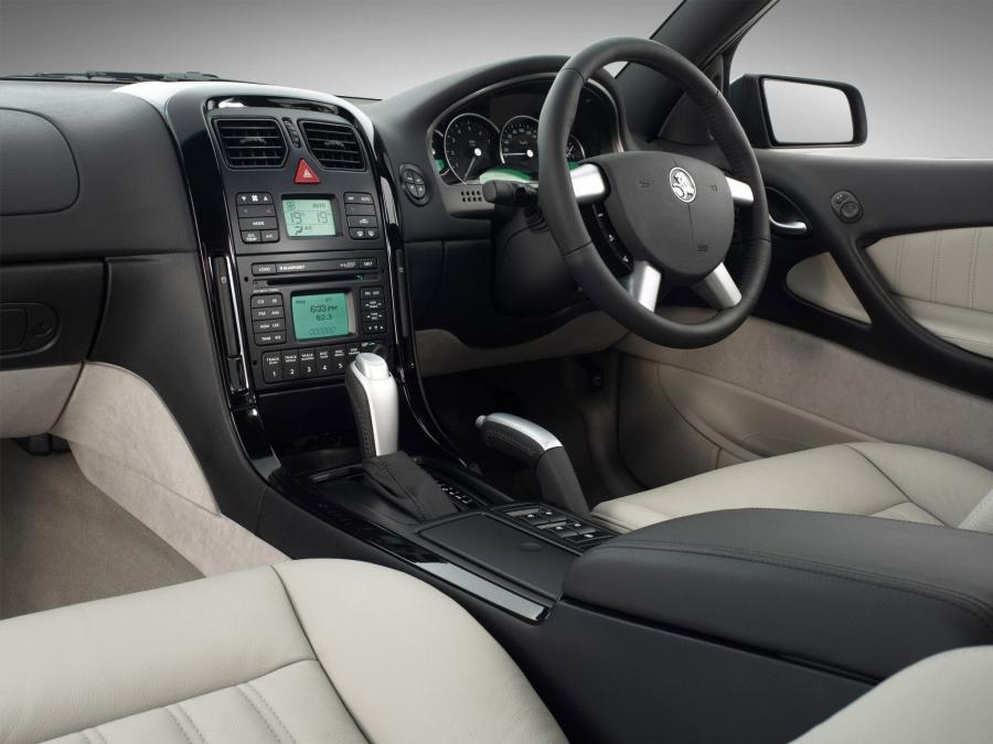  Holden Calais 2004 года  (фото 2 из 7)
